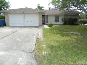 Building Photo - 1078 Honey Tree St