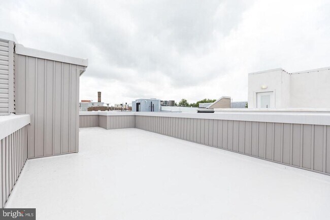 Foto del edificio - 2230 Frankford Ave