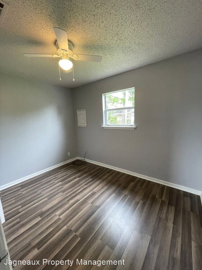 Building Photo - 3 br, 1 bath House - 1900 9th Ave