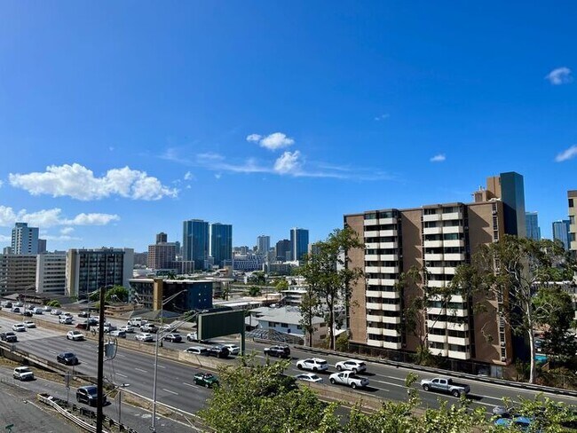 Foto del edificio - Punchbowl- Continental Plaza: Large 2BR, 2...