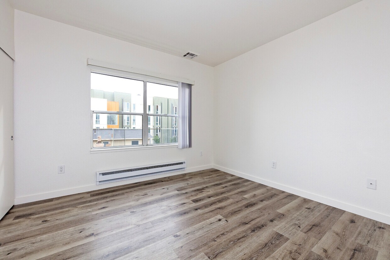 Primary Photo - 1524 1st Ave