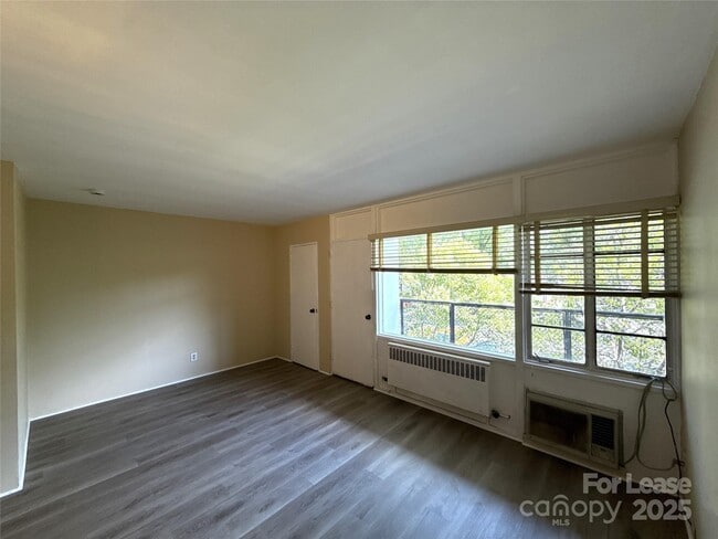 Foto del edificio - 2126 E 7th St