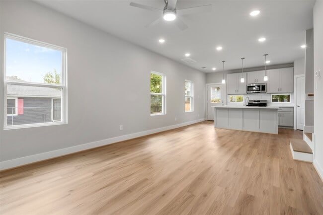 Foto del edificio - 1222 E 33rd St