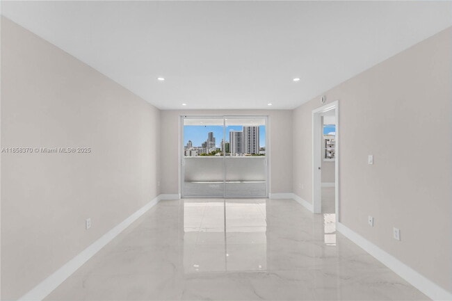 Photo - 1331 Lincoln Rd Apartment