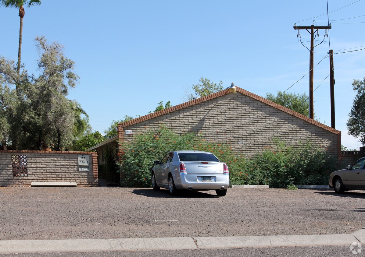 Foto del edificio - 718-722 W Hazelwood St