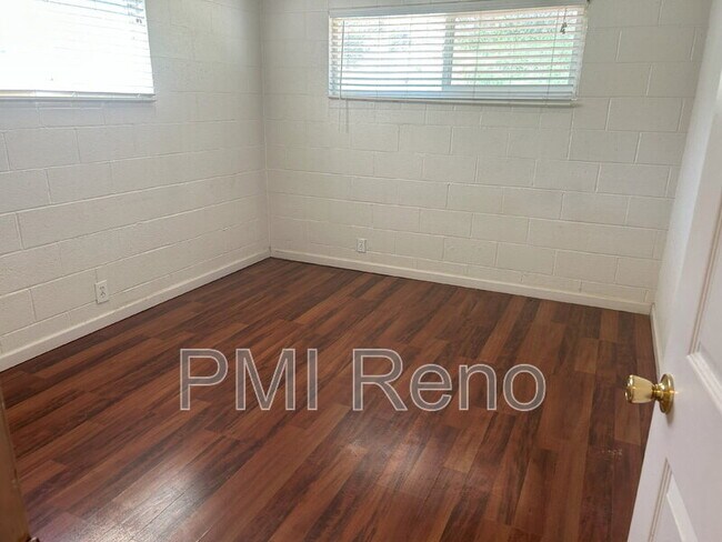 Foto del edificio - 2075 Patton Dr