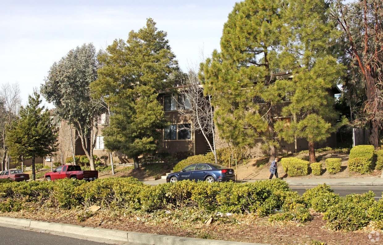 Building Photo - 3501 35th Ave