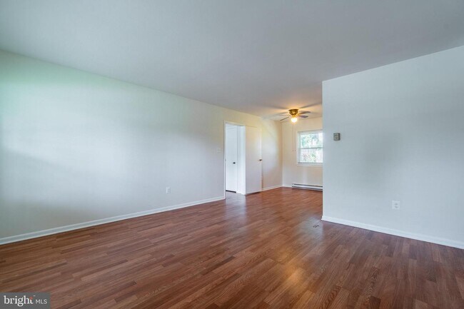 Building Photo - 1015 S Ironwood Rd