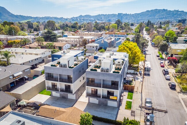 Building Photo - 5132 Riverton Ave