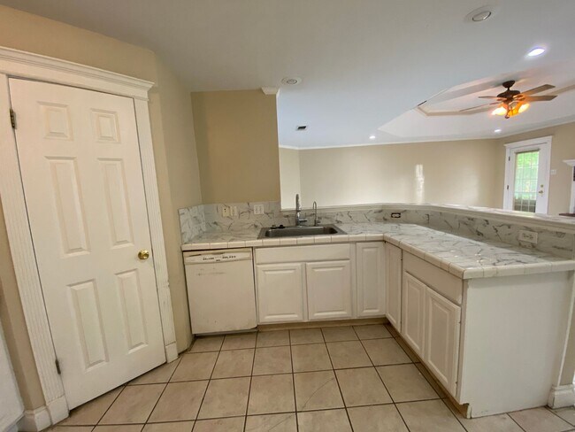 Foto del edificio - 5842 Berkshire Rd
