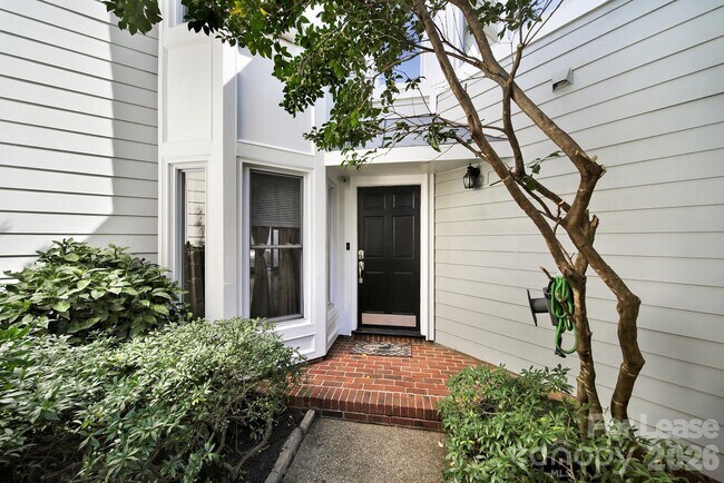 Foto del edificio - 804 Greenleaf Ave