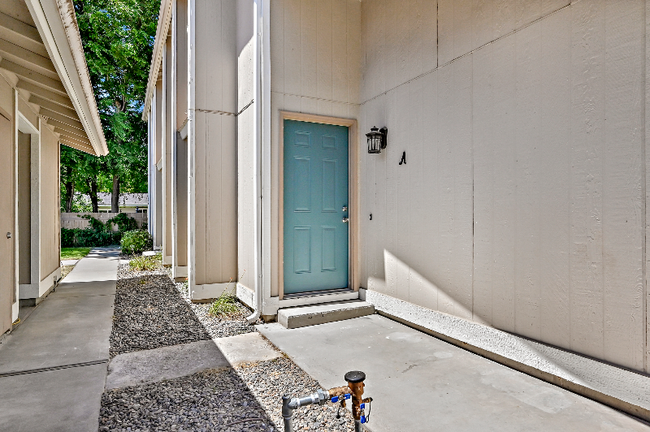 Building Photo - 3110 Cherry Ln