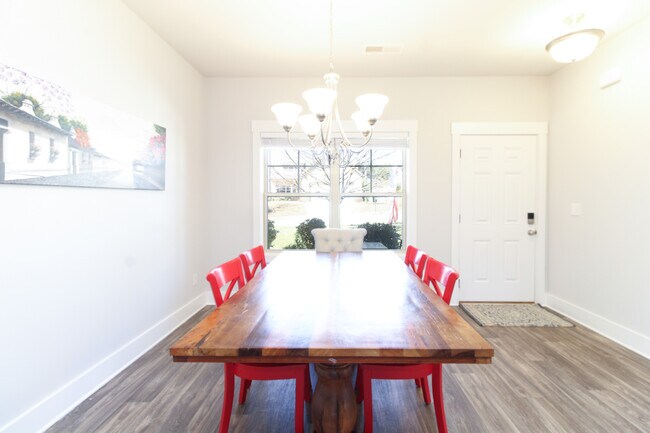 Foto del edificio - 421 Park W Blvd