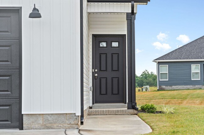 Building Photo - New Construction Three Bedroom!