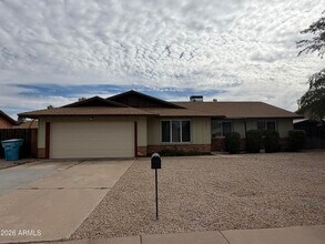 Building Photo - 3011 W Campo Bello Dr