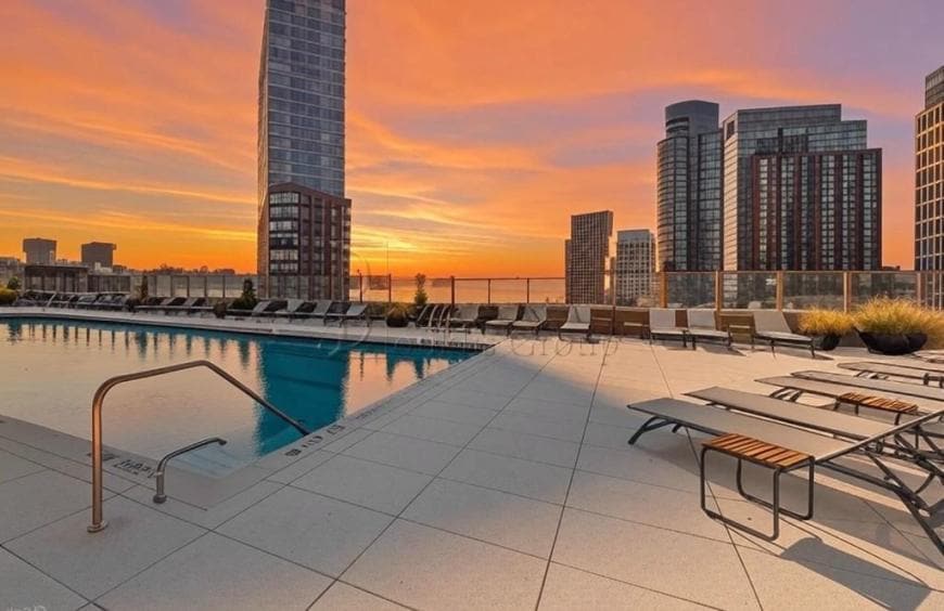 Primary Photo - 3 bedroom in LONG ISLAND CITY NY 11101