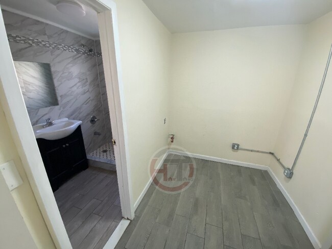 Foto del edificio - 2130 Continental Ave