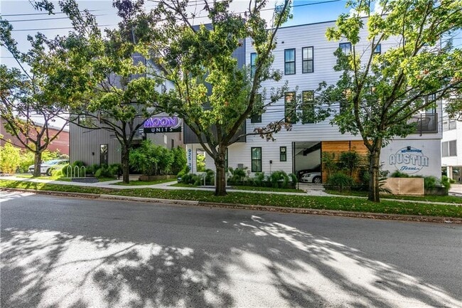 Foto del edificio - 2908 Cole St