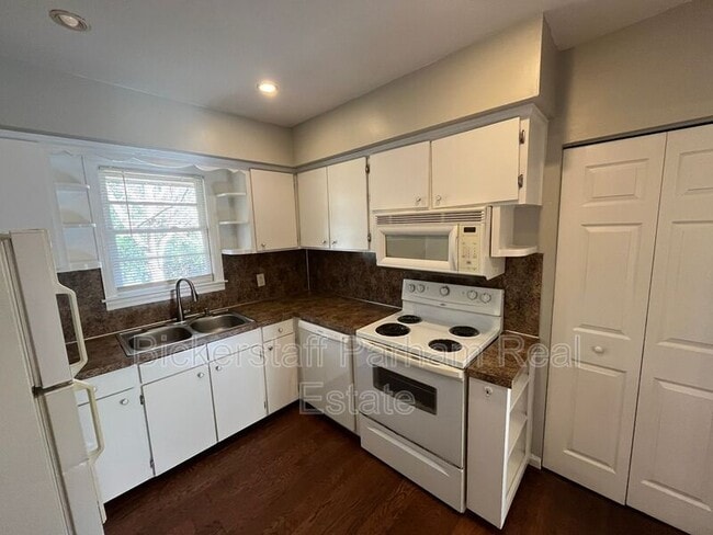 Foto del edificio - 2919 W Britt David Rd