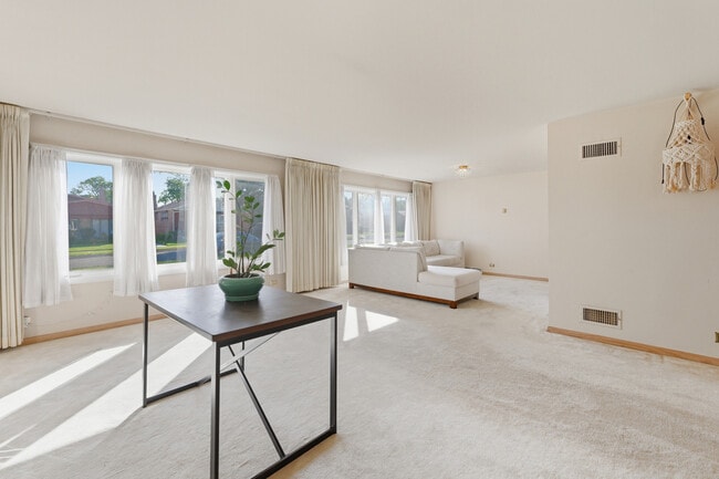 Foto del edificio - 9020 S Constance Ave