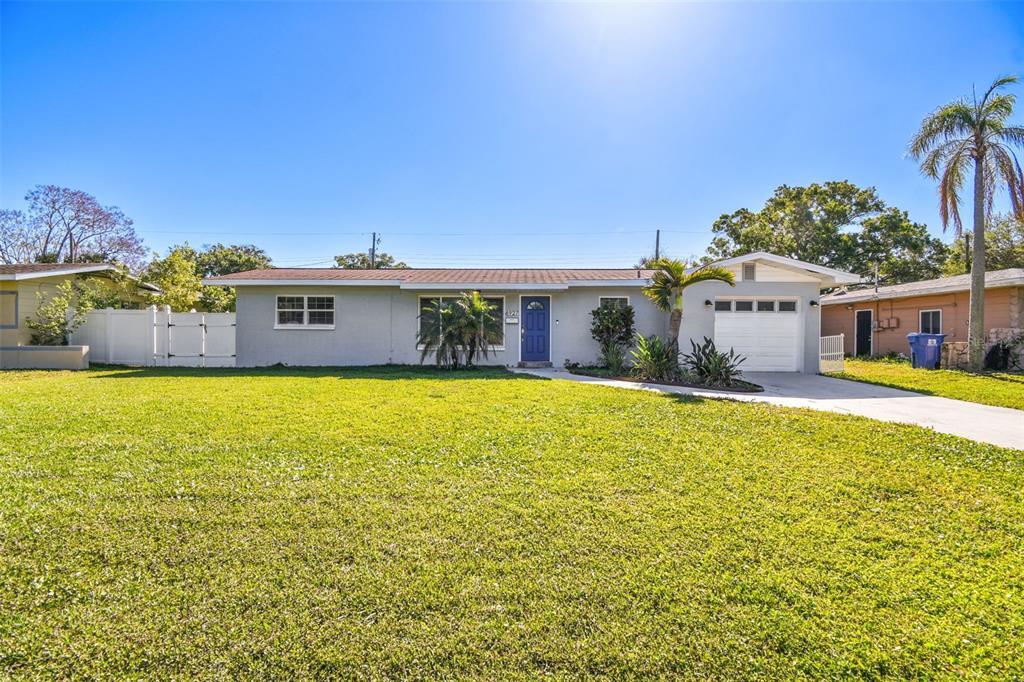 Foto principal - 6927 18th St N
