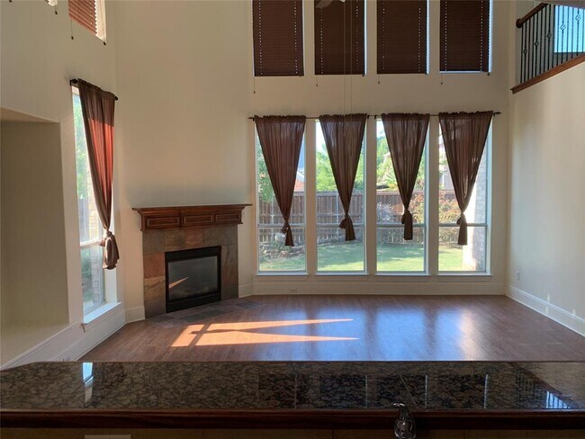 Building Photo - 2706 Garrett Dr