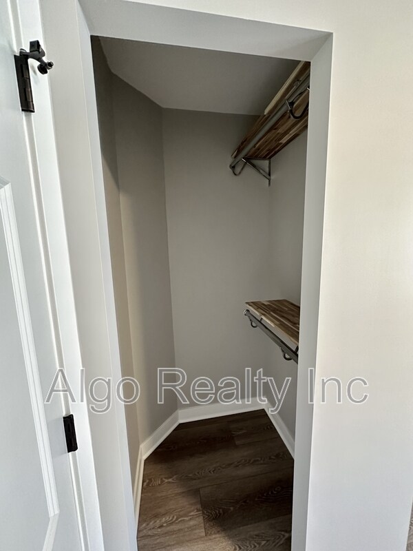 Foto del edificio - 3614-3616 Kipling Ave