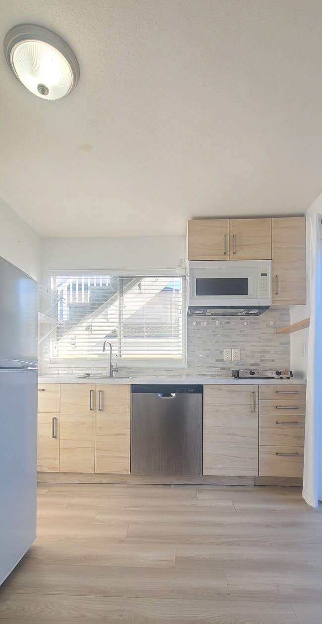 Building Photo - 1915 159A St