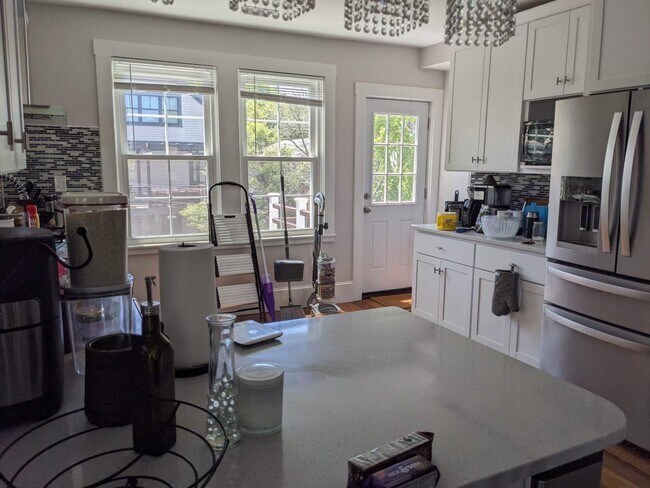 Foto del edificio - 318 Concord Ave