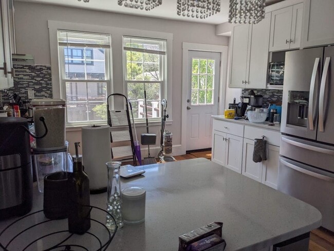 Building Photo - 318 Concord Ave