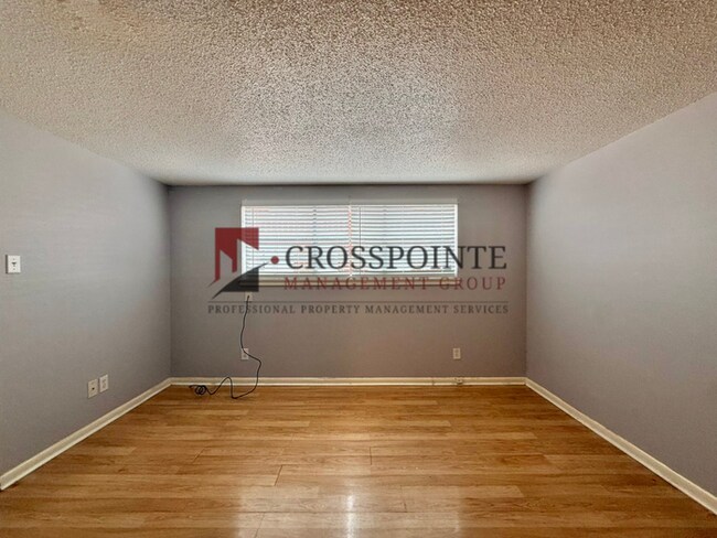 Building Photo - 1 Bed 1 Bath at Broadway Apartments! All Bills Paid!