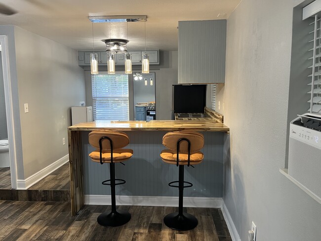 Foto del edificio - 1257 Idlewild Dr