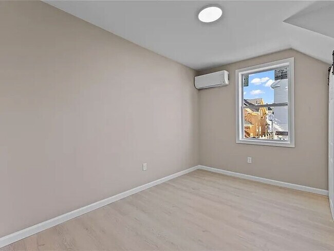 Foto del edificio - 265 California Ave