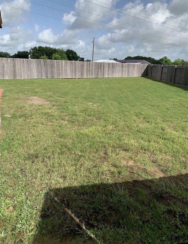 Foto del edificio - 8019 Bunch Grass Ln