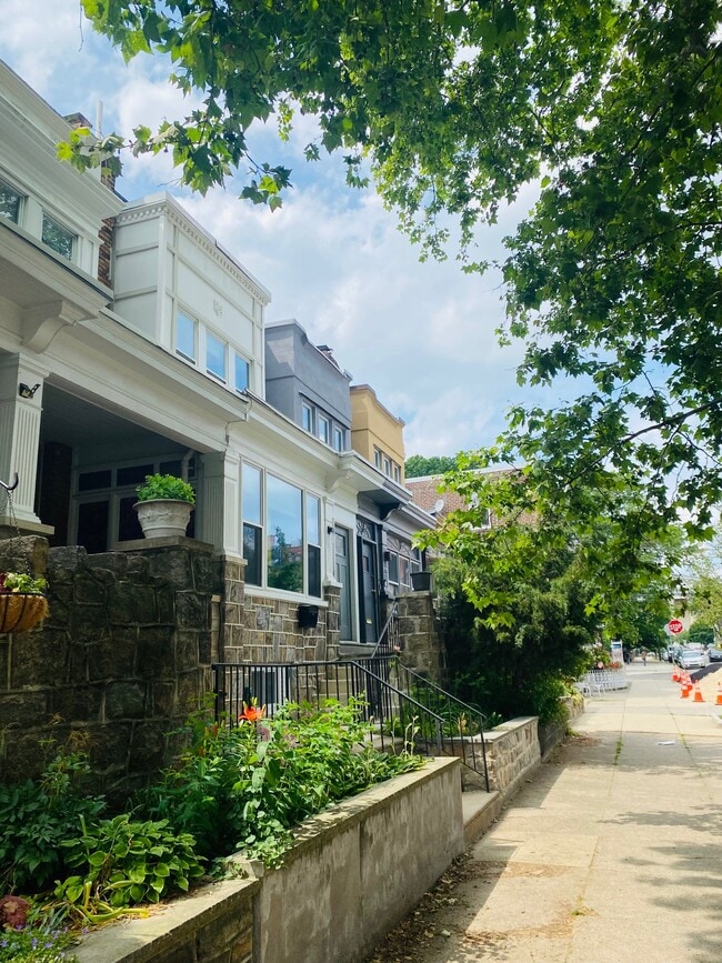 Photo - 882 Corinthian Ave Townhome