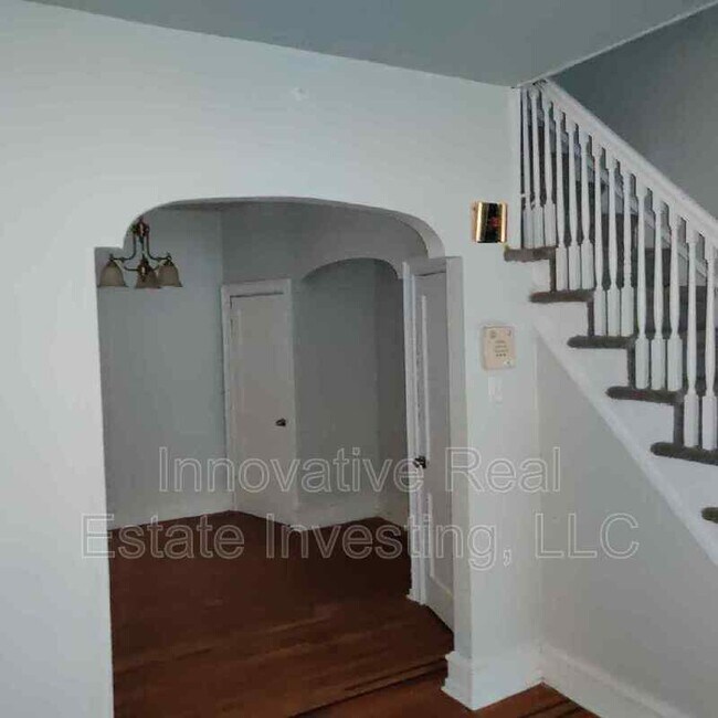 Building Photo - 2410 W Allegheny Ave