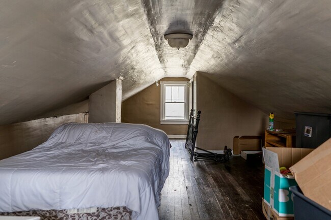 Foto del edificio - Centrally located bungalow!