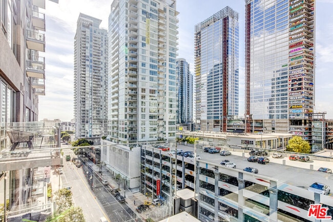 Foto del edificio - 1100 S Hope St