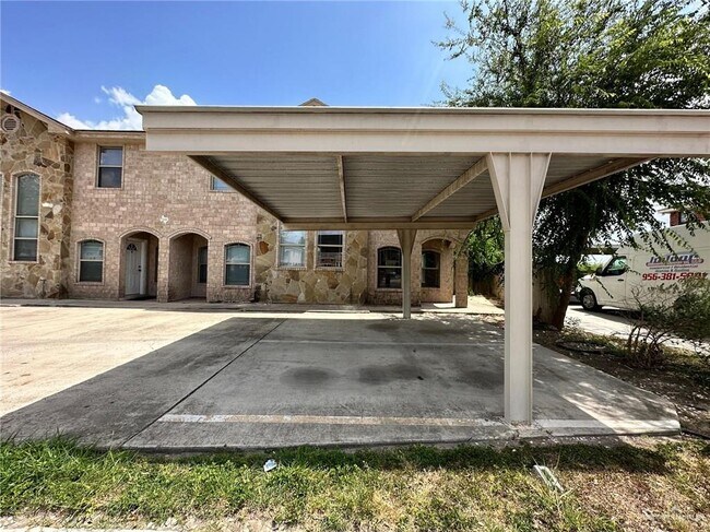 Building Photo - 1505 W Kiwi Ave