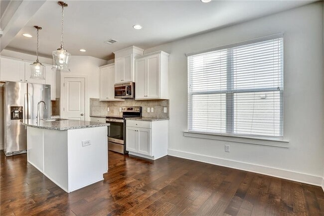 Building Photo - 2240 Mulsanne Dr