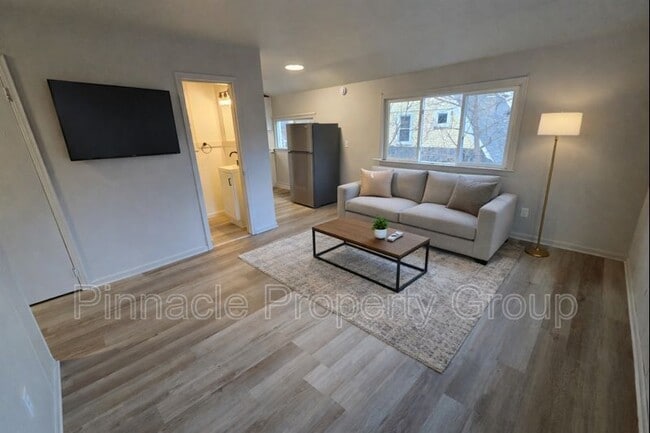 Photo - 834 N Leroy St Apartment