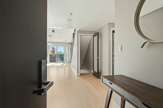 Foto del edificio - 588 S Van Ness Ave