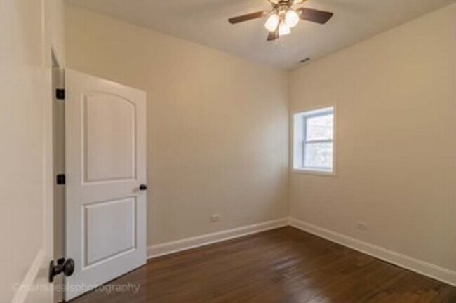 Foto del edificio - 6117 S Champlain Ave