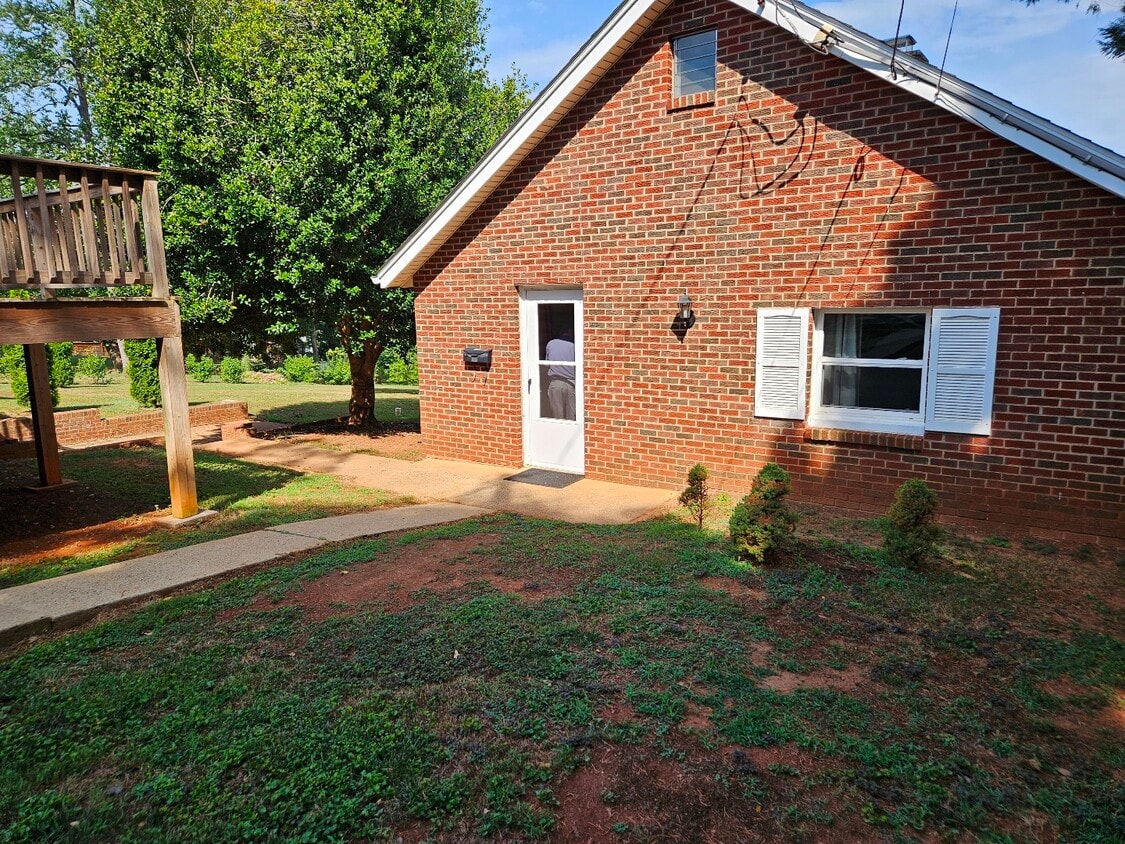 Photo - 1029 Locust Ave (Charlottesville, VA)