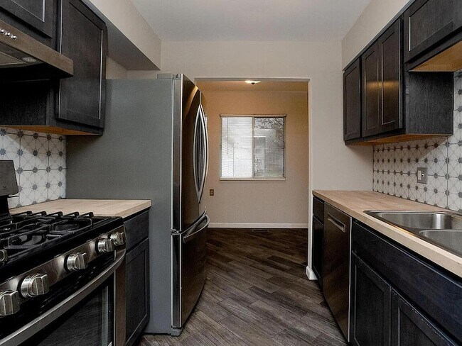 Foto del edificio - 2138 Dogwood Ln