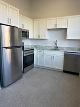 Building Photo - 500 Pico Terrace