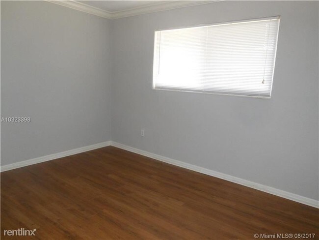 Building Photo - 2 br, 2 bath  - 14500 SW 88th Ave Apt 201