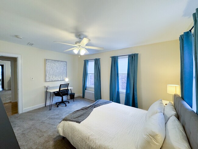 Foto del edificio - 248 Corey Rd