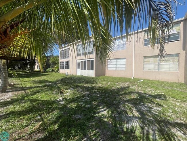 Foto del edificio - 1060 NW 80th Ave