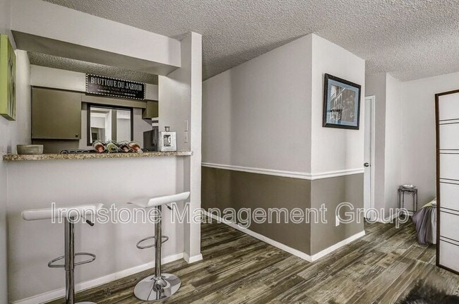 Foto del edificio - 4653 S Darlington Ave